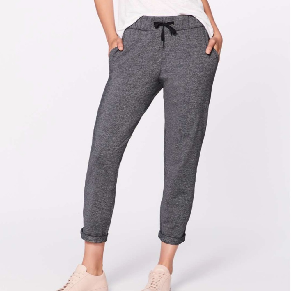 lululemon On the Fly Heathered Charcoal Gray pant